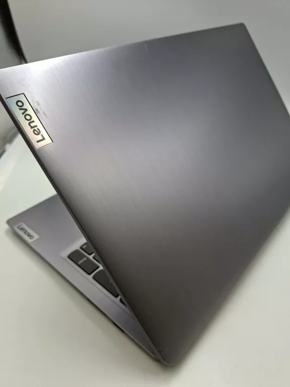 LAPTOP LENOVO IDEAPAD SLIM 3 CHROME 14IAN8 14" I3-N305 8GB RAM