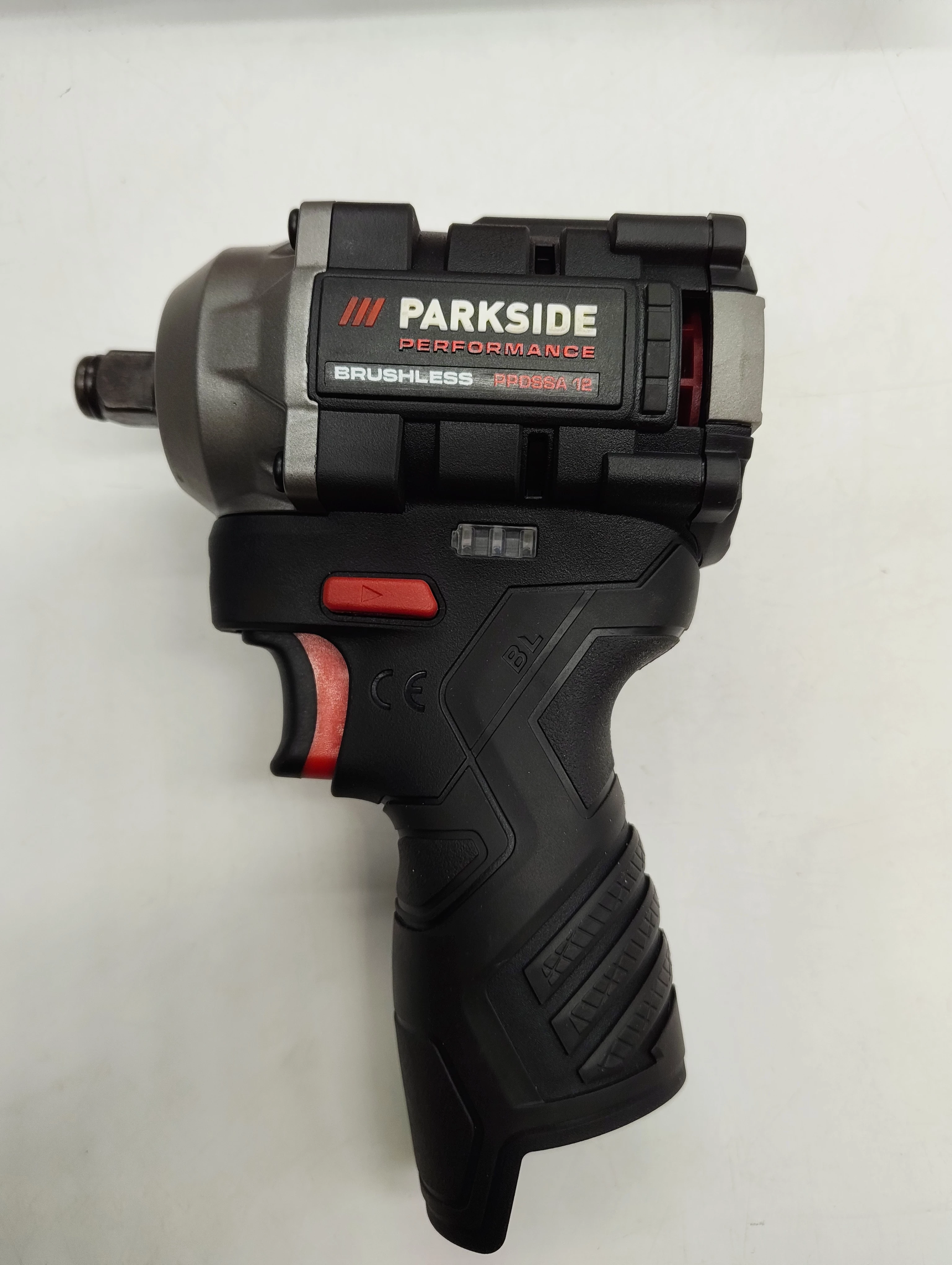 akumulatorowy-klucz-udarowy-12-v-ppdssa-12-a1-stan-11323-2