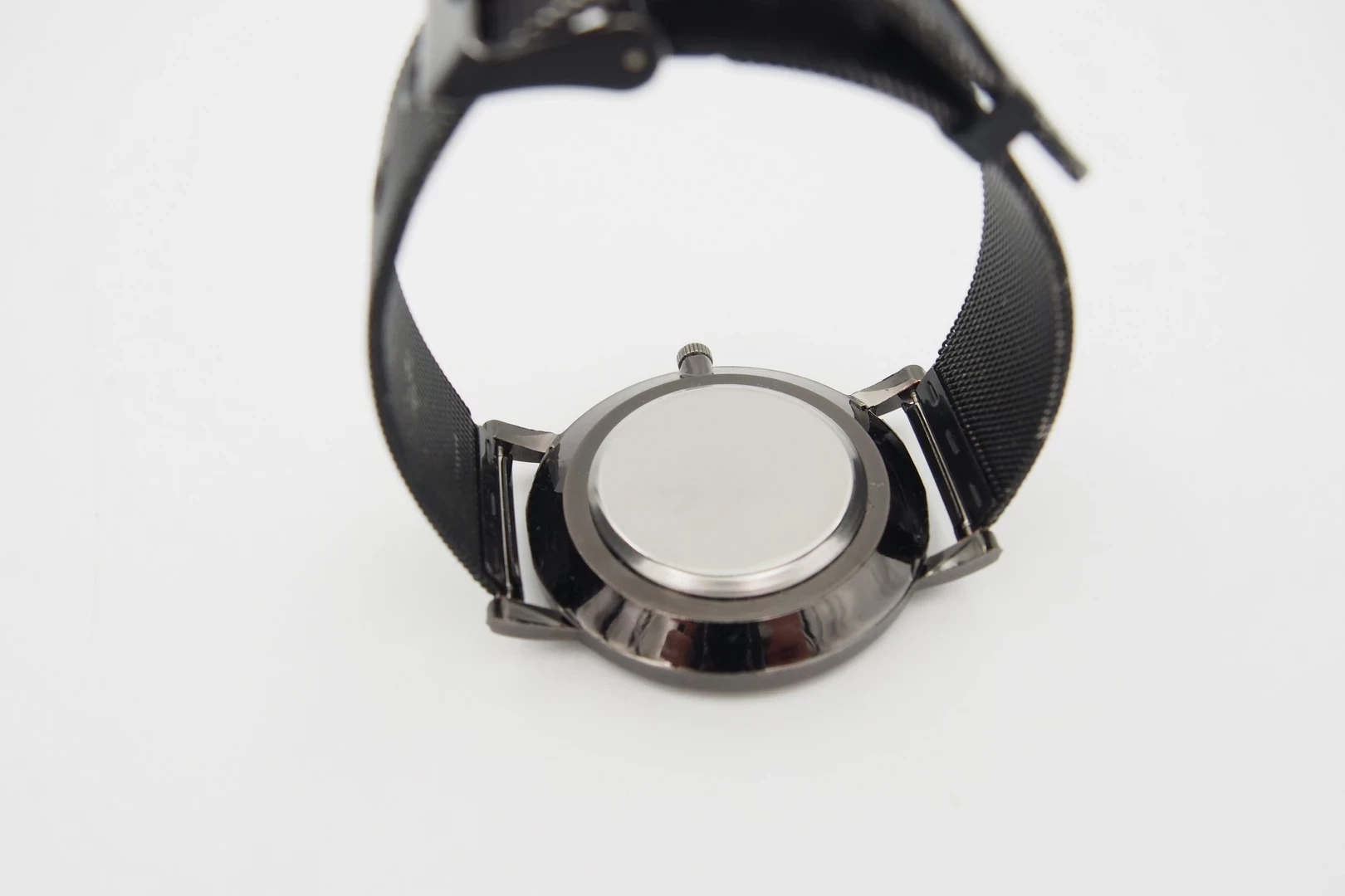 zegarek-kwarcowy-geneva-z-czerwonymi-wskazowkami-stan-11323-2