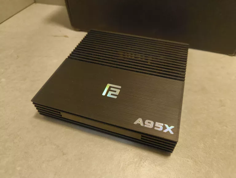 TV BOX A95X F2 + PILOT RII