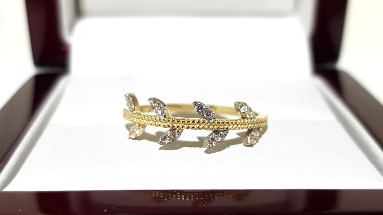 WYRÓB JUBILERSKI UŻYWANY ZŁOTY PIERŚCIONEK LISTKI PR585 R14 1,24G