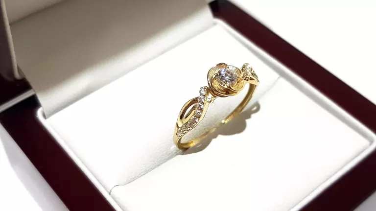 WYRÓB JUBILERSKI UŻYWANY ZŁOTY PIERŚCIONEK KWIATEK PR585 R16 1,65G