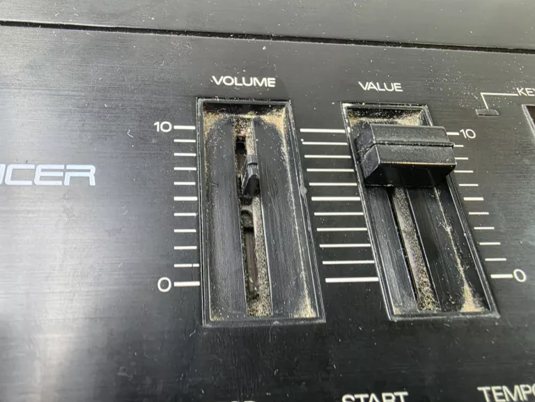 SYNTEZATOR ROLAND D-20