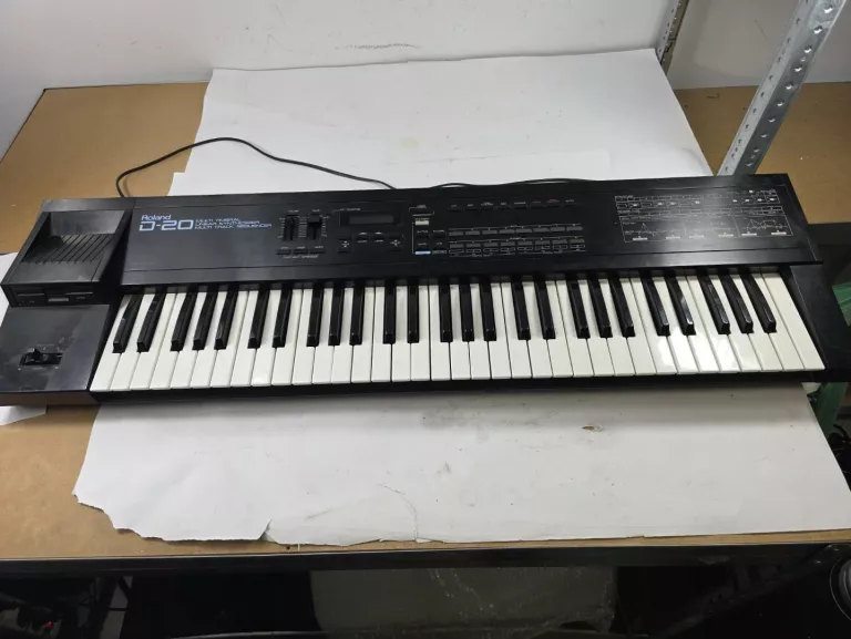 SYNTEZATOR ROLAND D-20