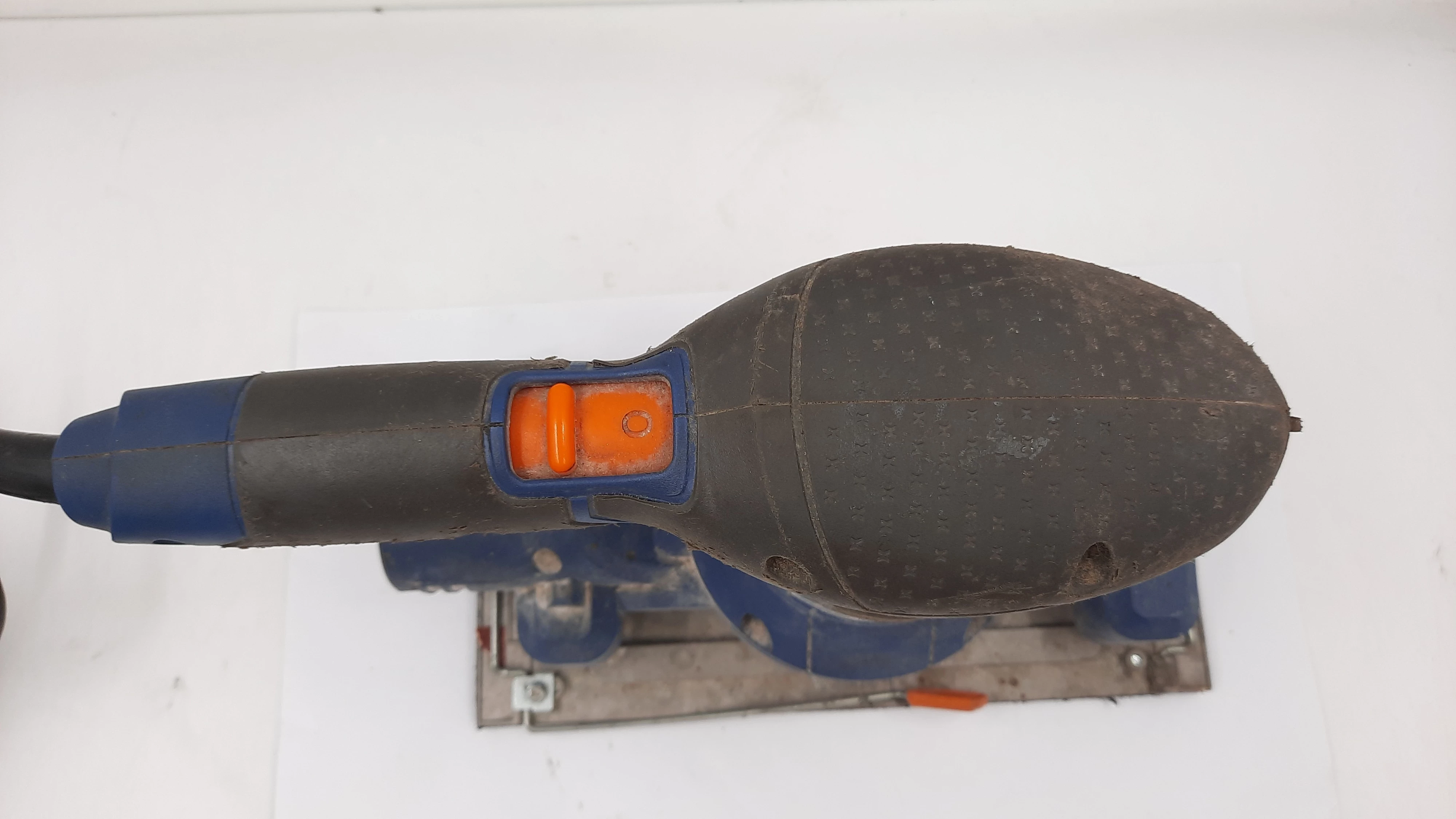 szlifierka-oscylacyjna-dexter-power-nc300es-300w-okazja-kod-producenta-300ds25