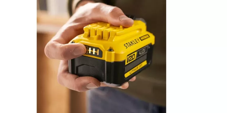AKUMULATOR LI-ION 4AH 18V SERIA V20 STANLEY FATMAX 5035048724354