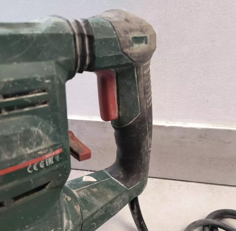 MŁOTOWIERTARKA DWT BH132 1400 W