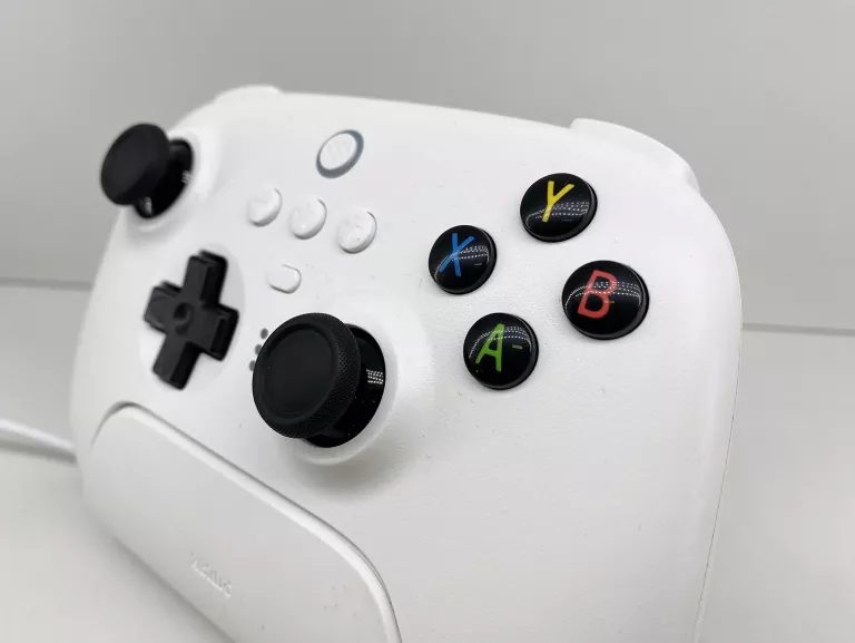 PAD BEZPRZEWODOWY/PRZEWODOWY 8BITDO ULTIMATE 2.4G BIAŁY