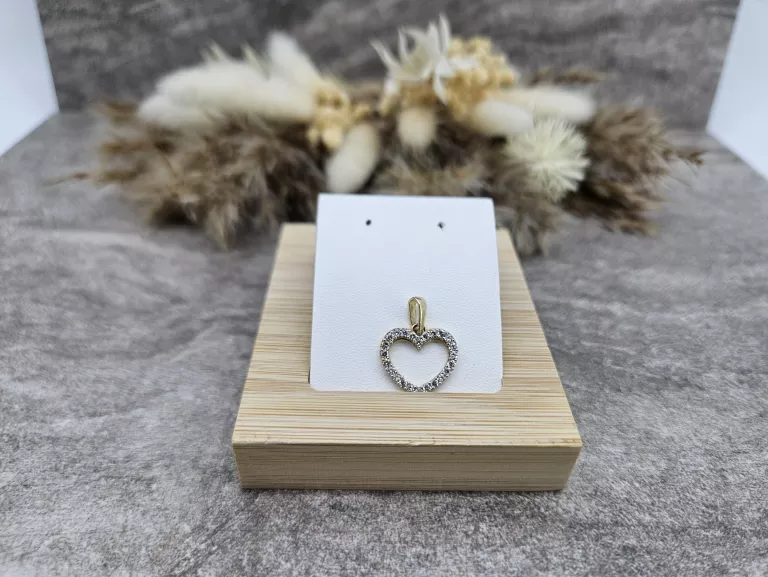 PIĘKNA ZŁOTA ZAWIESZKA PRÓBA 585 WAGA: 0,86G 1CM/1,5CM