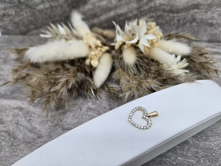 piekna-zlota-zawieszka-proba-585-waga-086g-1cm15cm-motyw-129129-2