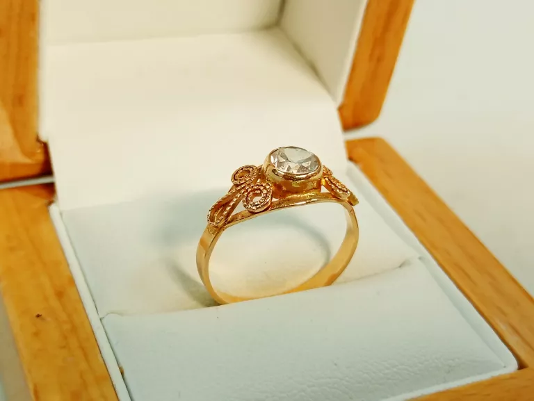 ZŁOTY PIERŚCIONEK Z BIAŁĄ CYRKONIĄ 2,01G 585 R15