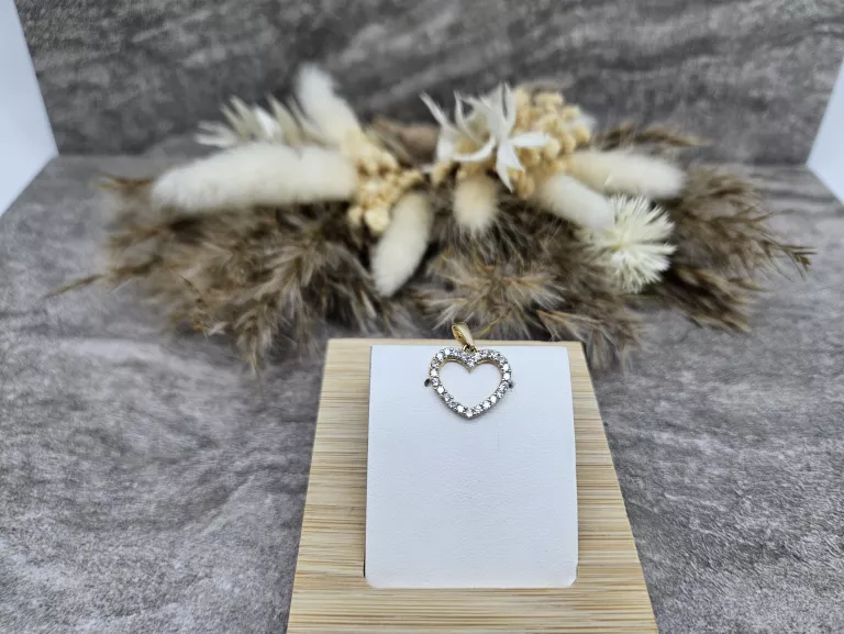 PIĘKNA ZŁOTA ZAWIESZKA PRÓBA 585 WAGA: 0,86G 1CM/1,5CM