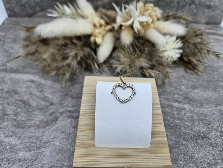 PIĘKNA ZŁOTA ZAWIESZKA PRÓBA 585 WAGA: 0,86G 1CM/1,5CM