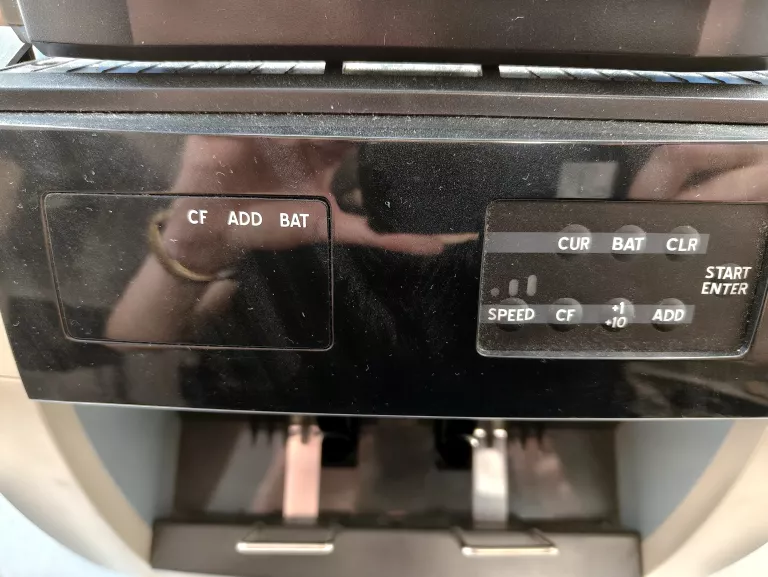 LICZARKA BANKNOTÓW  BELLCON C410