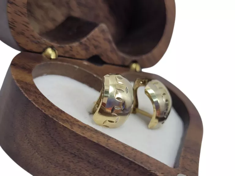 SUBTELNE ZŁOTE  KOLCZYKI 1,11 G  ZŁOTO 333 ZAPIĘCIE ANGIELSKIE