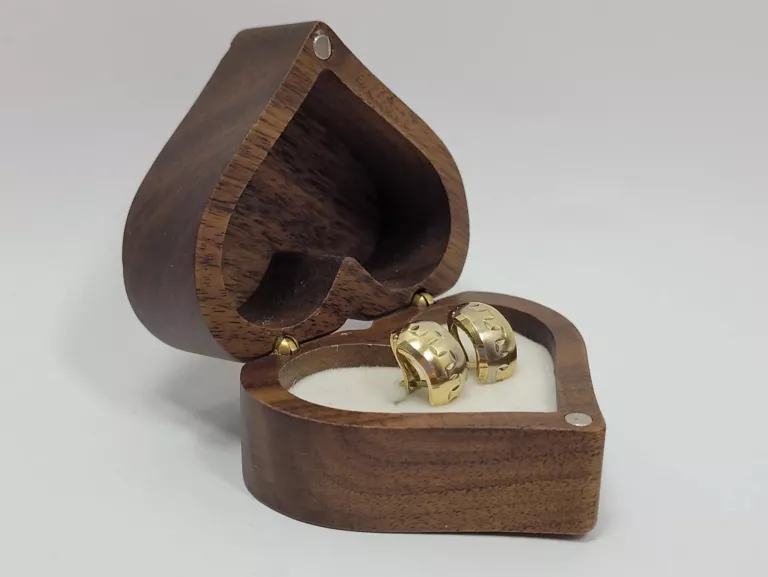 SUBTELNE ZŁOTE  KOLCZYKI 1,11 G  ZŁOTO 333 ZAPIĘCIE ANGIELSKIE