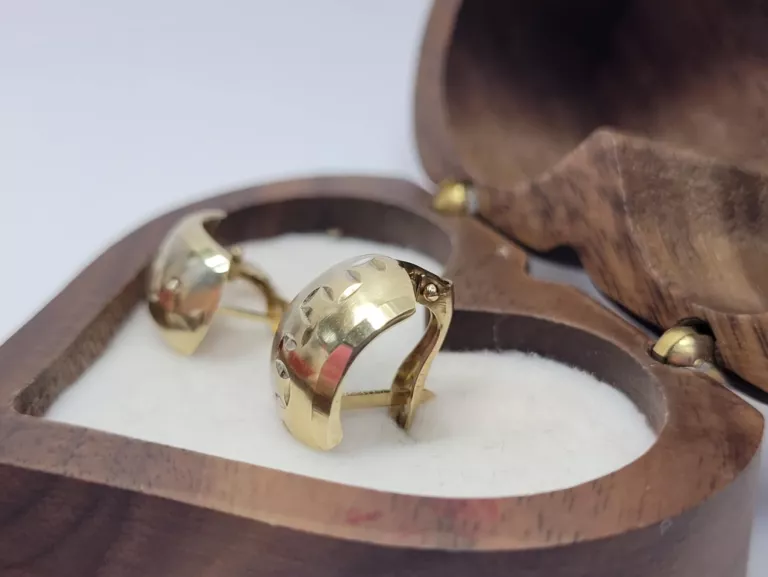 SUBTELNE ZŁOTE  KOLCZYKI 1,11 G  ZŁOTO 333 ZAPIĘCIE ANGIELSKIE