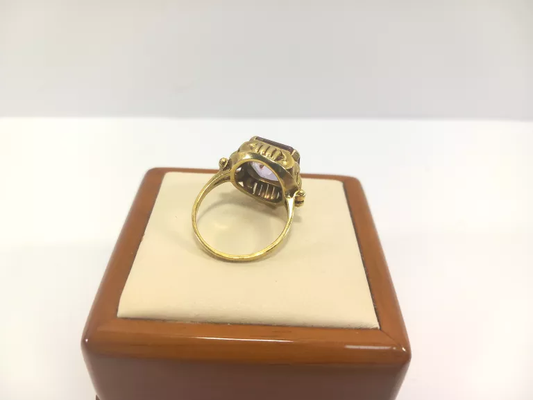 STYLOWY ZŁOTY  PIERŚCIONEK Z DUŻYM AMETYSTEM, PONADCZASOWY WZÓR PR.333 R17