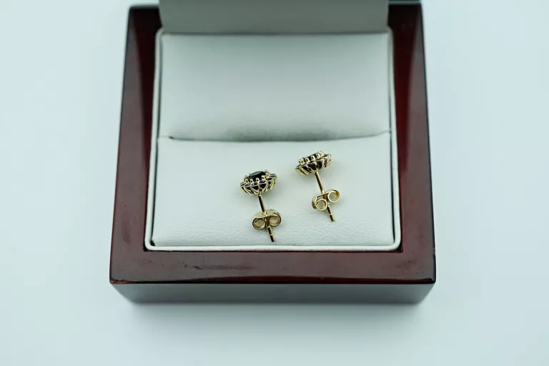 ZŁOTE KOLCZYKI SERCE Z ONYKSEM 585/1,06G/SZTYFT