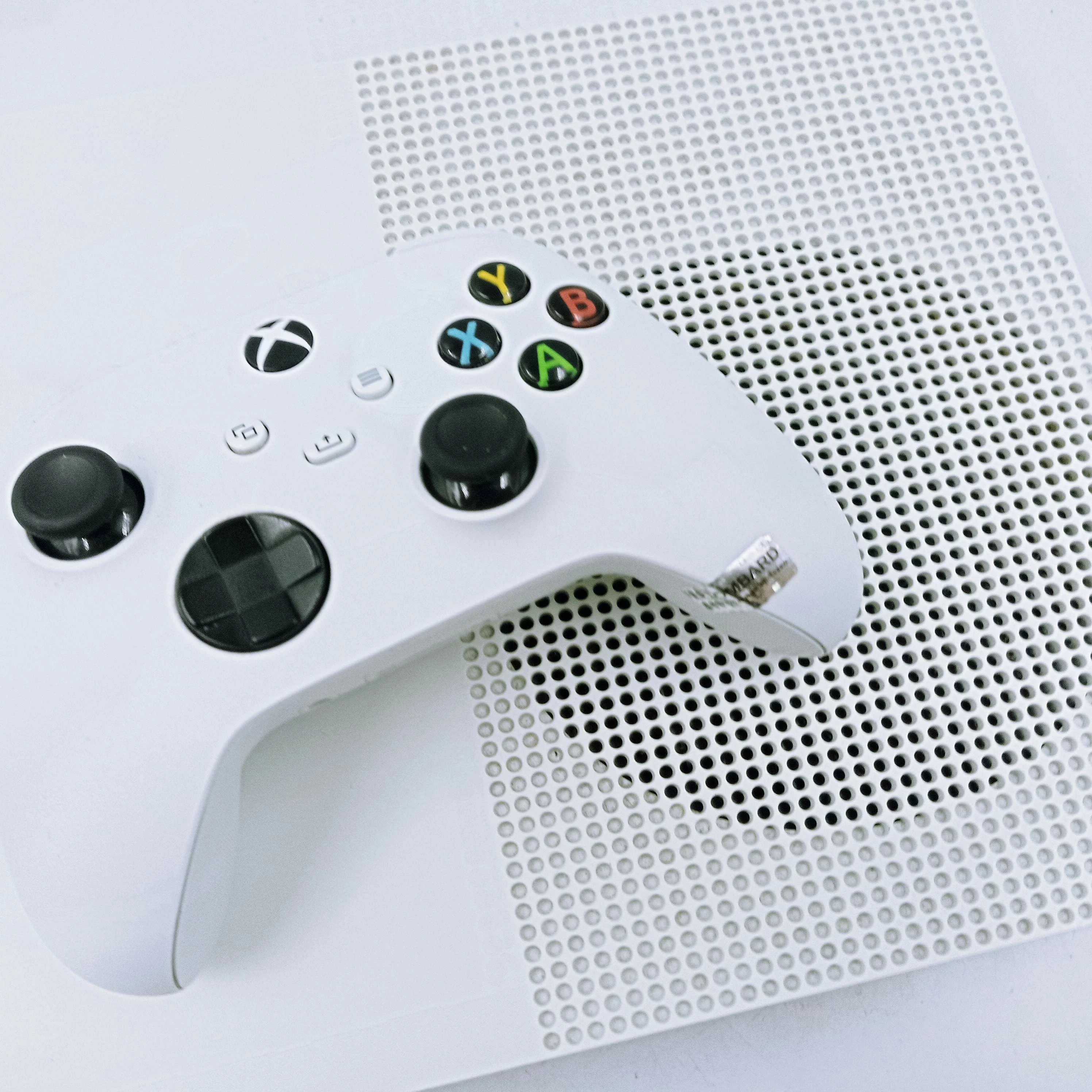 konsola-xbox-one-s-pad-1tb-wersja-konsoli-130591-2