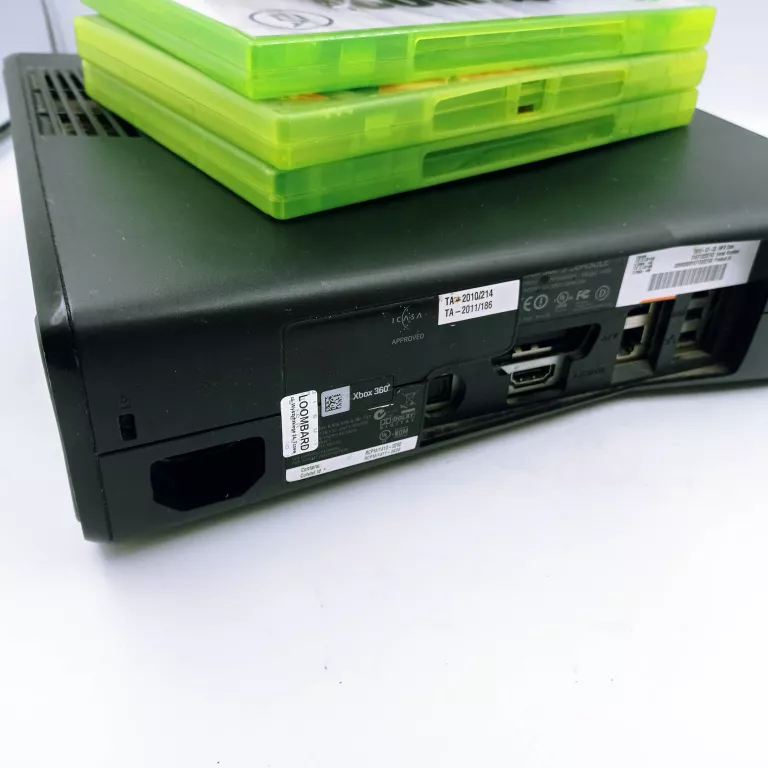 KONSOLA XBOX 360 + PAD + GRY