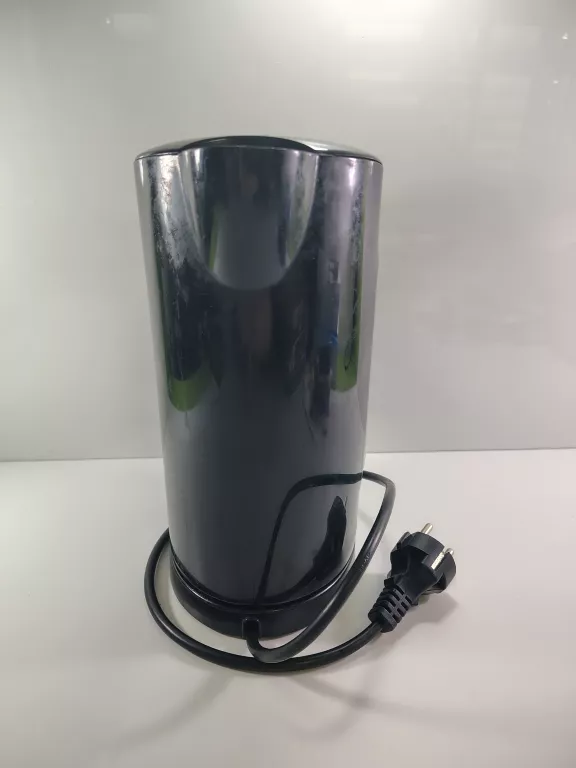 CZAJNIK ELEKTRYCZNY TRISTAR CZARNY