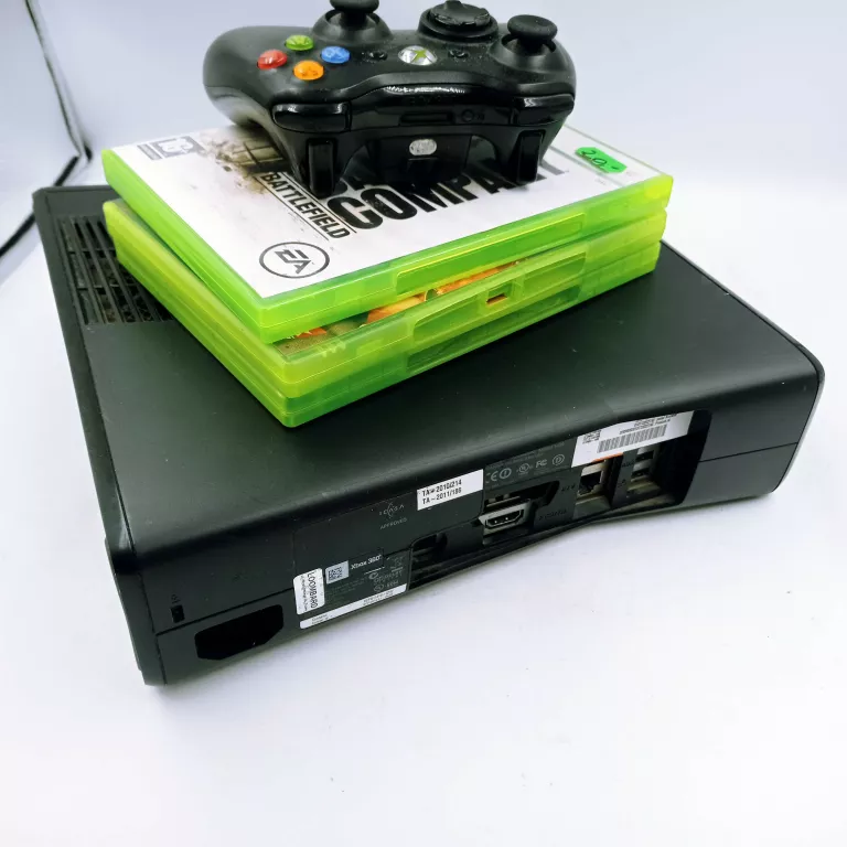 KONSOLA XBOX 360 + PAD + GRY