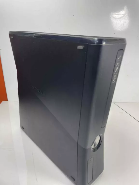 KONSOLA XBOX 360 SLIM 250GB 2 PADY 9 GIER