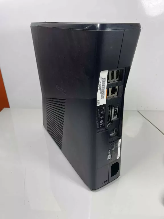 KONSOLA XBOX 360 SLIM 250GB 2 PADY 9 GIER