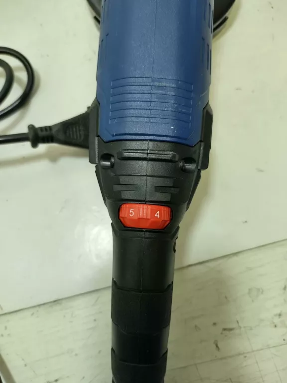 SZLIFIERKA KĄTOWA VARO VAR10079/24  + TARCZE