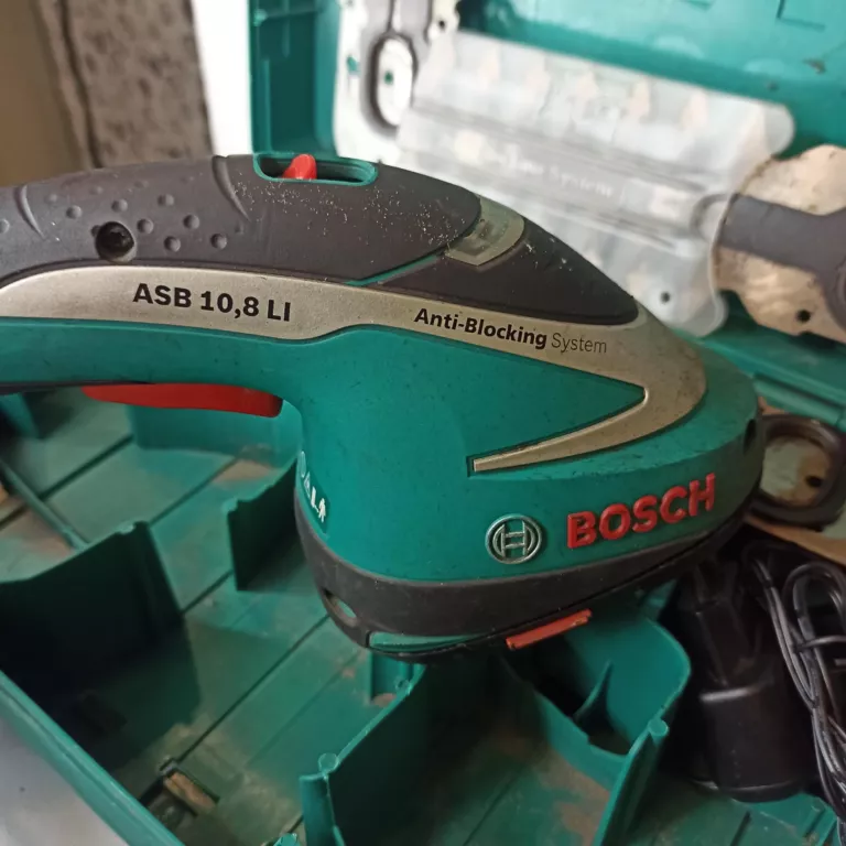 NOŻYCE ELEKTRYCZNE AKUMULATOROWE BOSCH 12 CM 3,6 V / KOMPLET