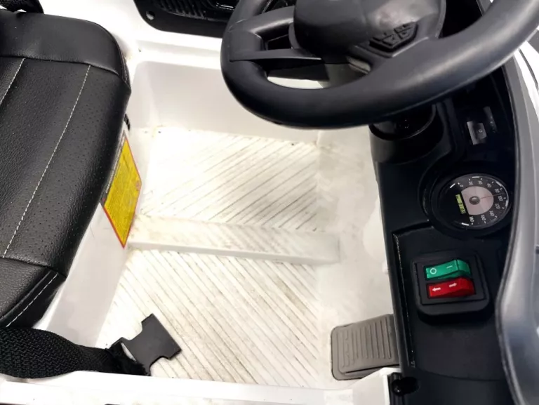 SAMOCHÓD NA AKUMULATOR DLA DZIECKA MERCEDES AMG BIAŁY TYLKO ODB OSOBISTY