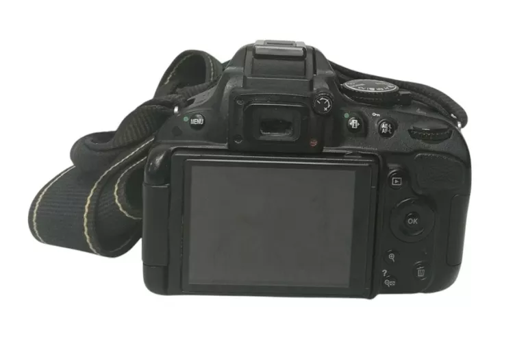 APARAT NIKON D5100 + OBIEKTYW NIKON DX AF05 18-55MM