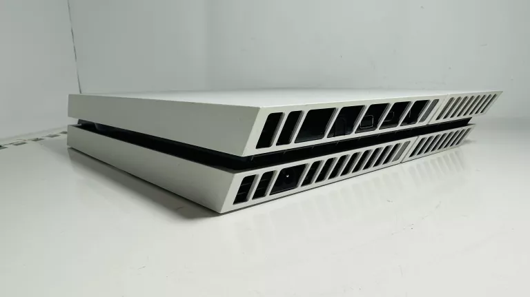 KONSOLA PLAYSTATION 4 PS4 FAT 500GB BIAŁA CUH-1216A + 3 GRY WARTO OKAZJA