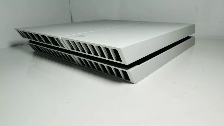 KONSOLA PLAYSTATION 4 PS4 FAT 500GB BIAŁA CUH-1216A + 3 GRY WARTO OKAZJA