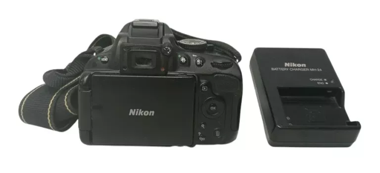 APARAT NIKON D5100 + OBIEKTYW NIKON DX AF05 18-55MM