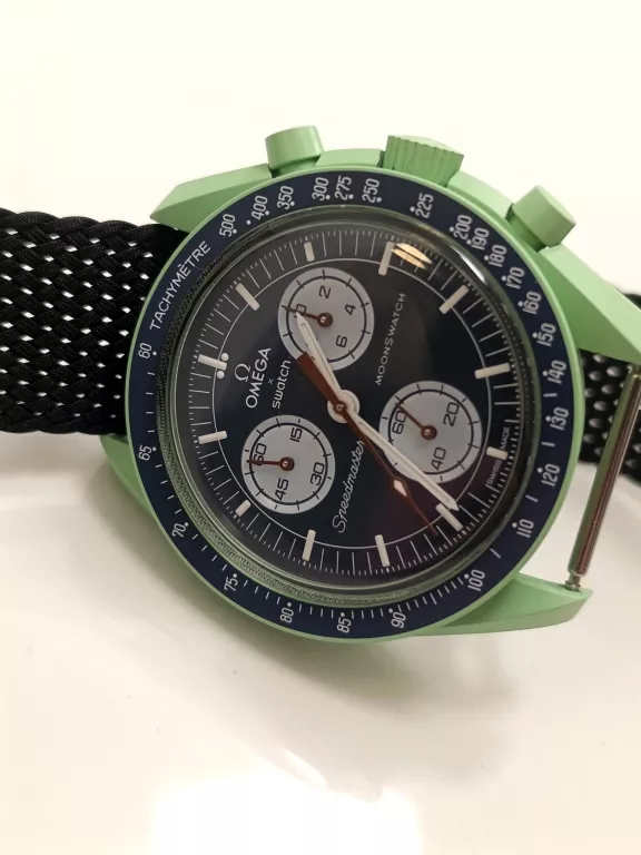 ZEGAREK OMEGA SWATCH MISSION ON EARTH