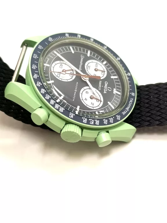 ZEGAREK OMEGA SWATCH MISSION ON EARTH