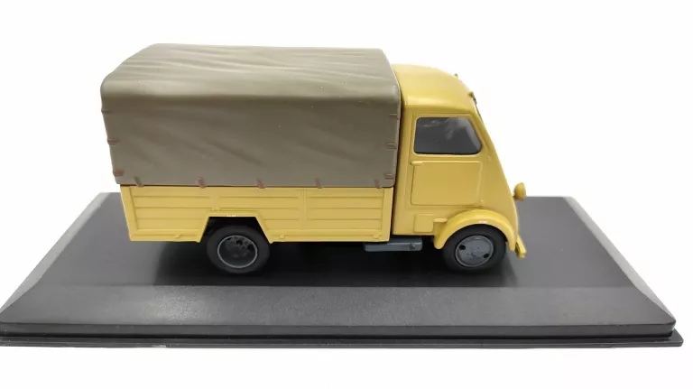 SAMOCHODY 2WŚ PEUGEOT 2T TYP DMA 1942 1:43 DEAGOSTINI