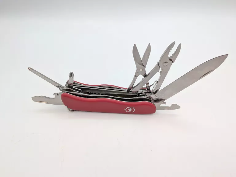 SCYZORYK VICTORINOX FORESTER 0.8363