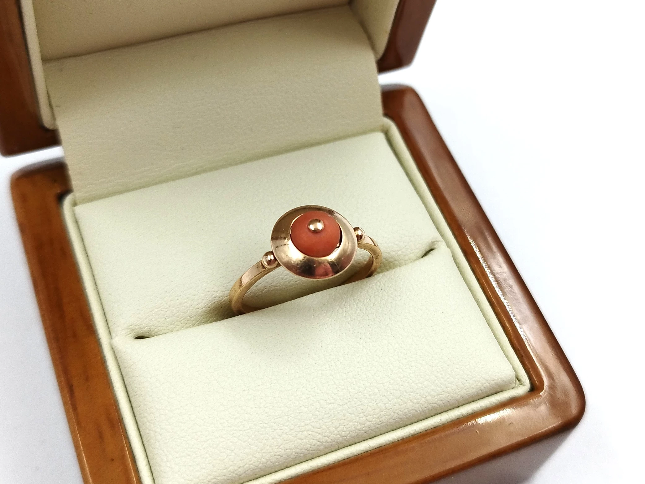 piekny-zloty-pierscionek-z-koralem-wladyslawa-iv-40-koszalin
