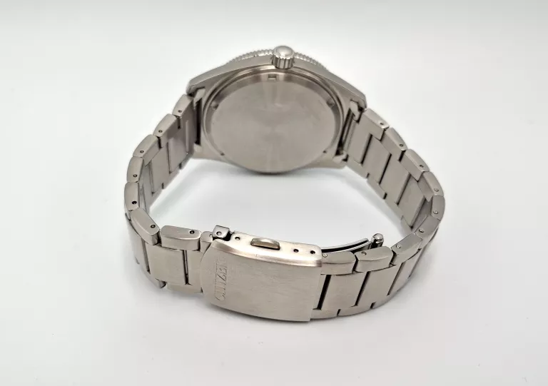 ZEGAREK CITIZEN ECO DRIVE J810