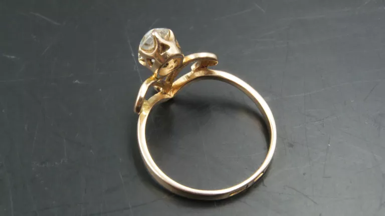 ZŁOTY PIERŚCIONEK Z CYRKONIĄ 585 3,15G R:19 OKAZAŁY