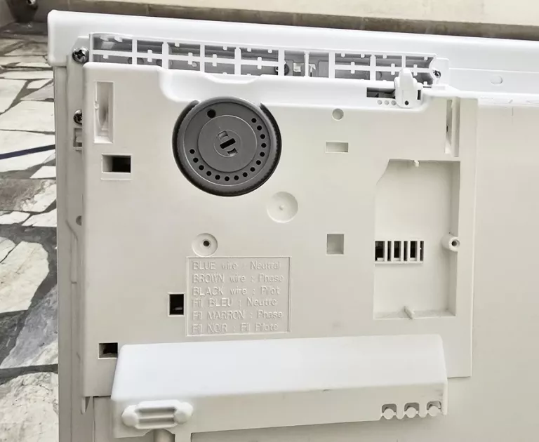 grzejnik-elektryczny-stojacy-2000w-19m2-f-119-zestaw-kolor-130070-1