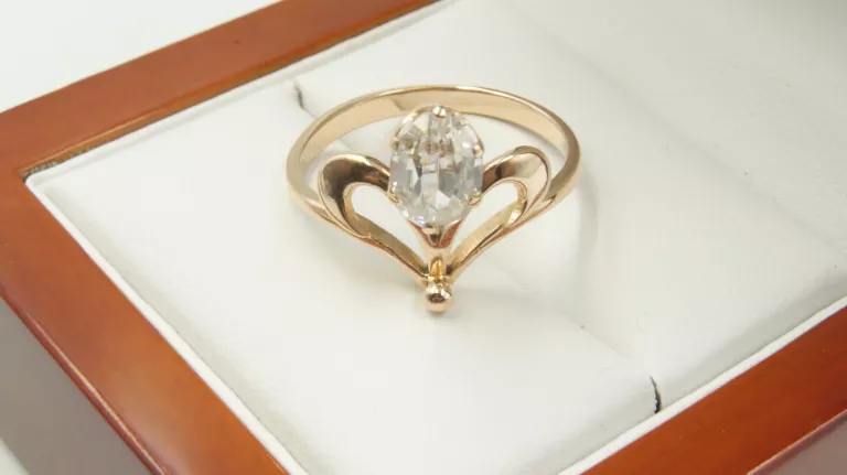 ZŁOTY PIERŚCIONEK Z CYRKONIĄ 585 3,15G R:19 OKAZAŁY