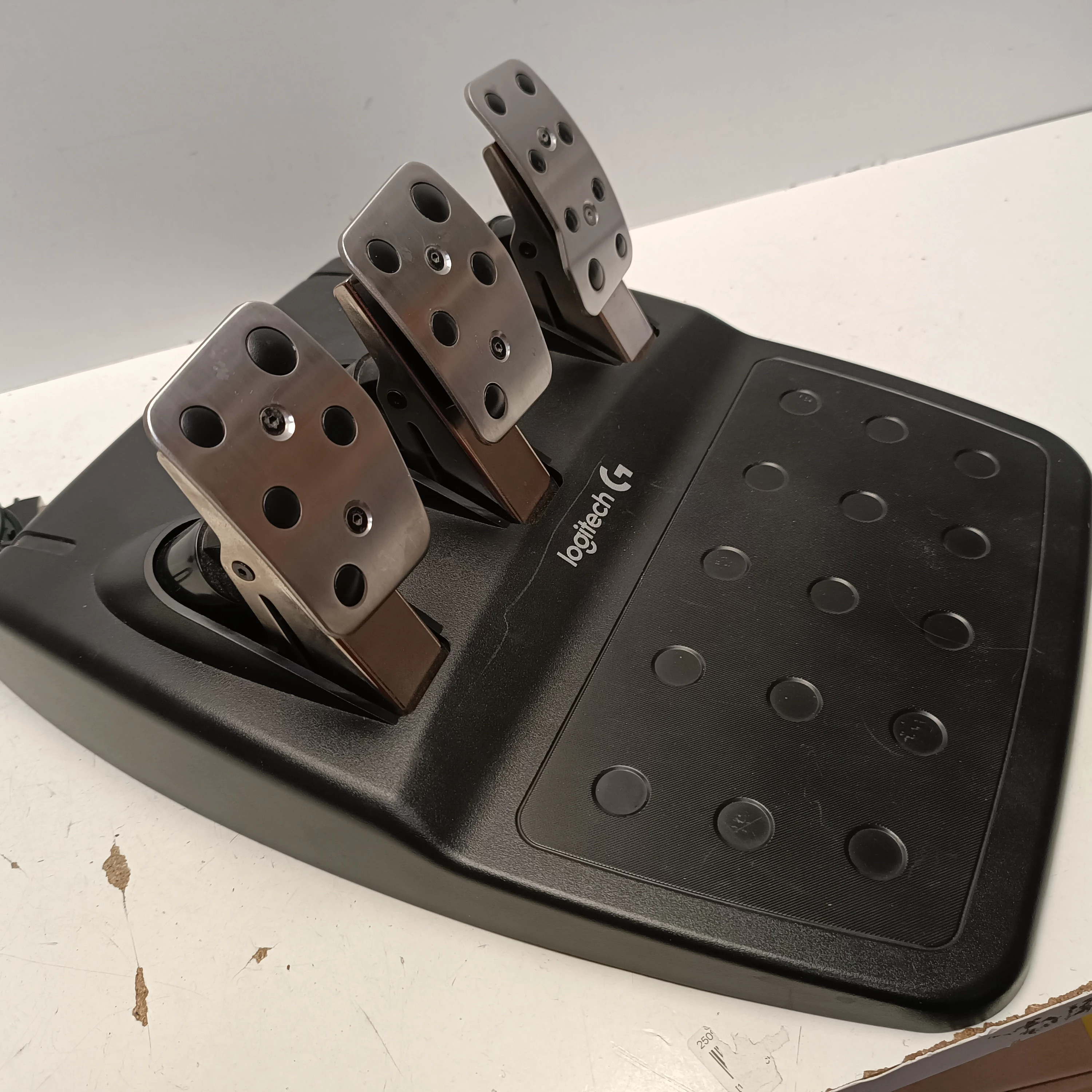 kierownica-logitech-g29-stan-11323-2