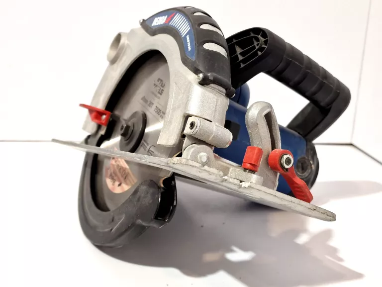 PILARKA RĘCZNA TARCZOWA DEDRA DED7920 1800W, 210MM,