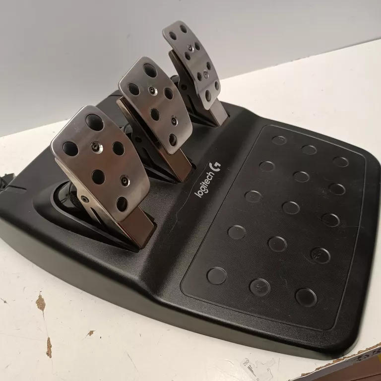 kierownica-logitech-g29-stan-11323-2