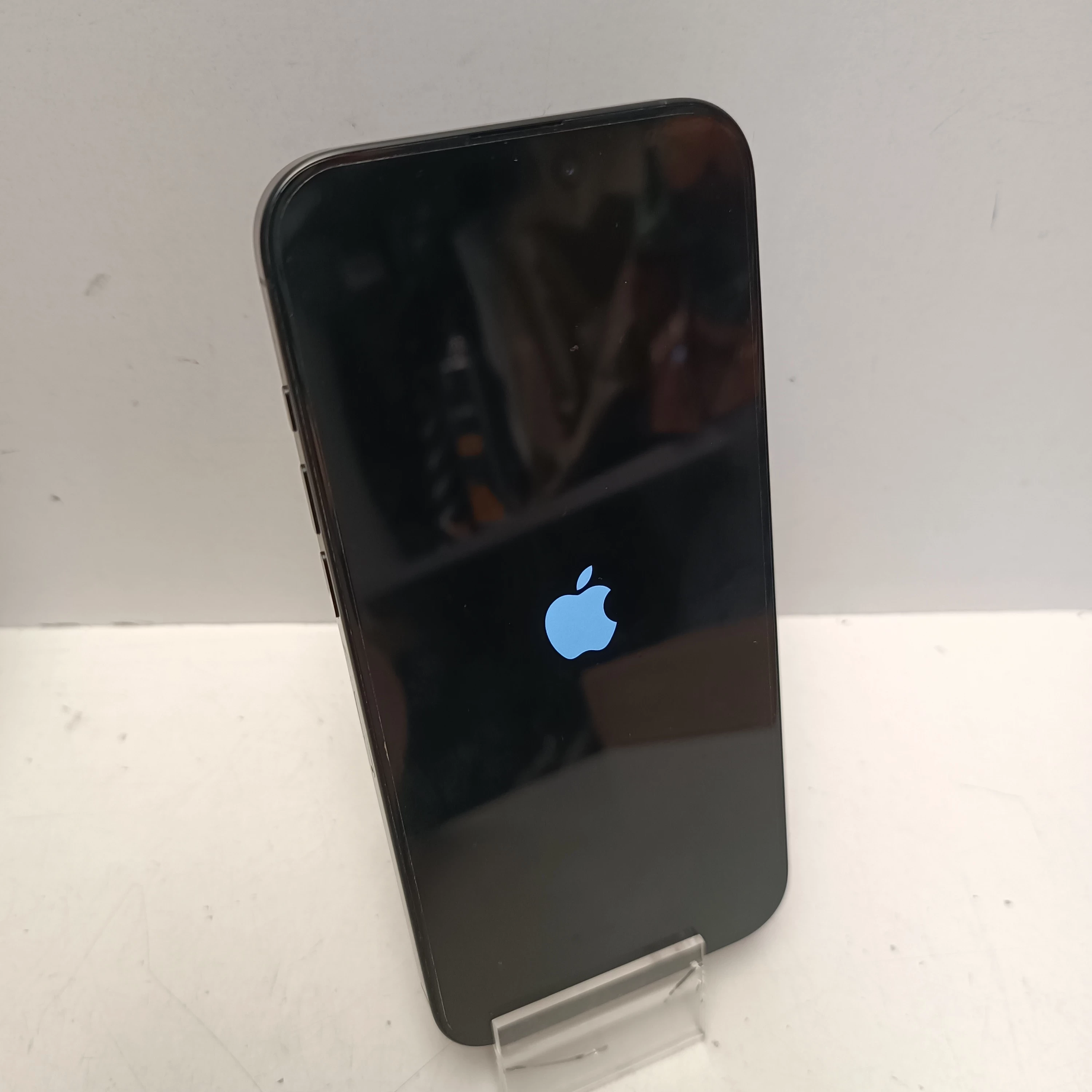 telefon-iphone-16-pro-max-256gb-bateria-100-przekatna-ekranu-690