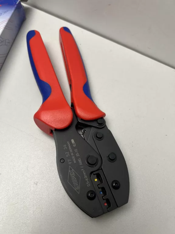 KNIPEX SZCZYPCE ZAGNIATAJĄCE DO KOŃCÓWEK KABLOWYCH PERCIFORCE 975236